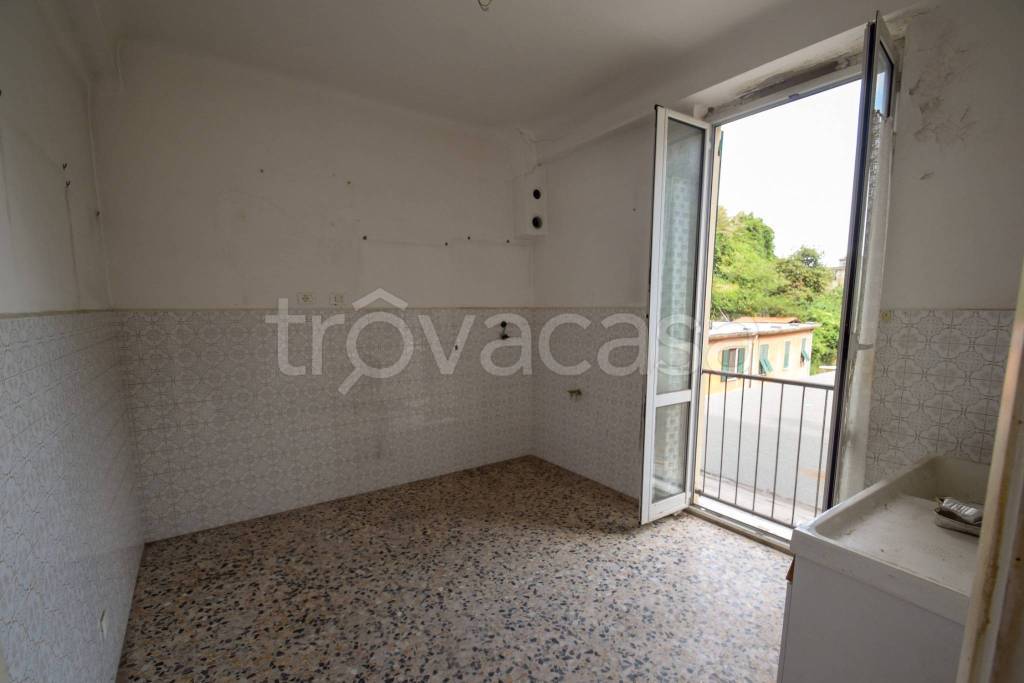 Appartamento in vendita a Genova via Ovada, 2