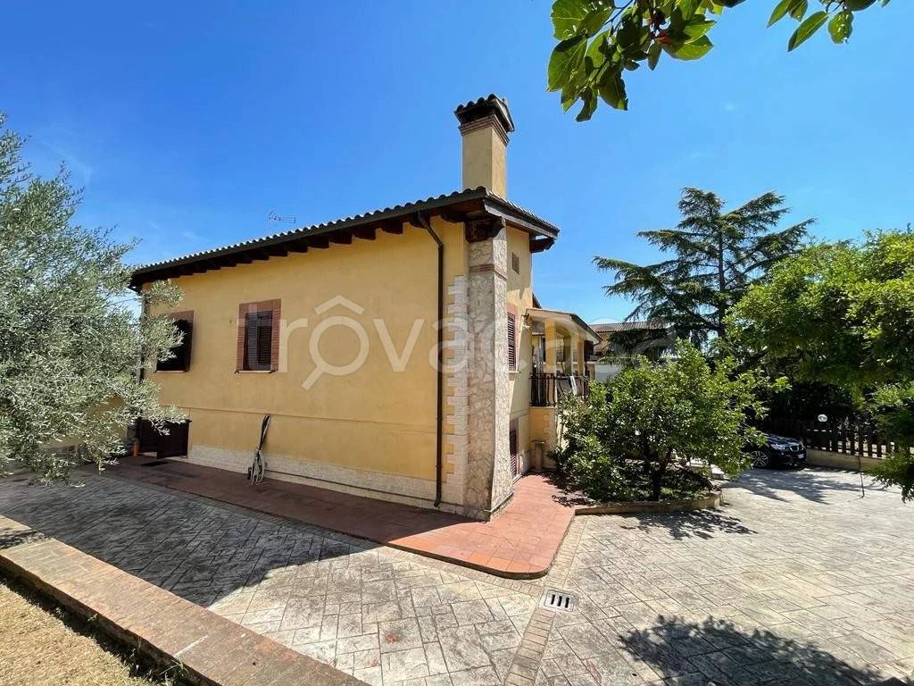 Villa in vendita a Roma via della Fontana Morta, 315