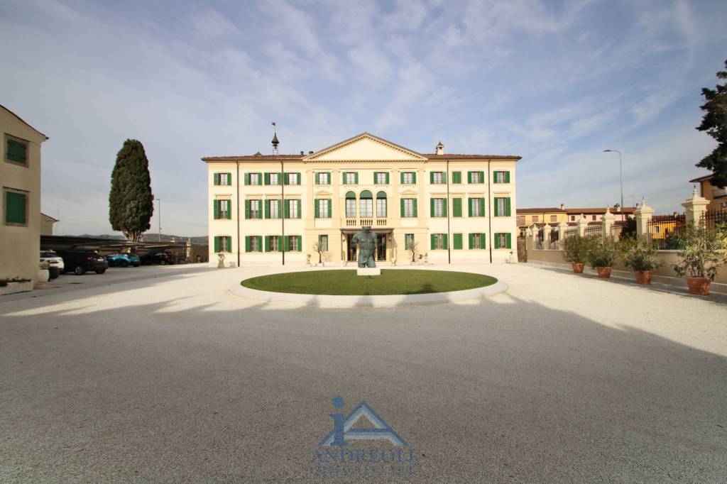 Hotel in vendita a Verona via del Risorgimento