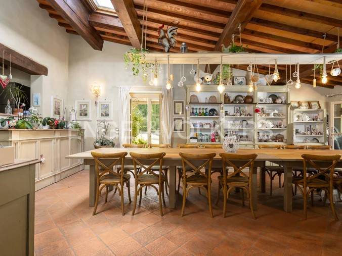 Villa Bifamiliare in vendita a Castelfiorentino