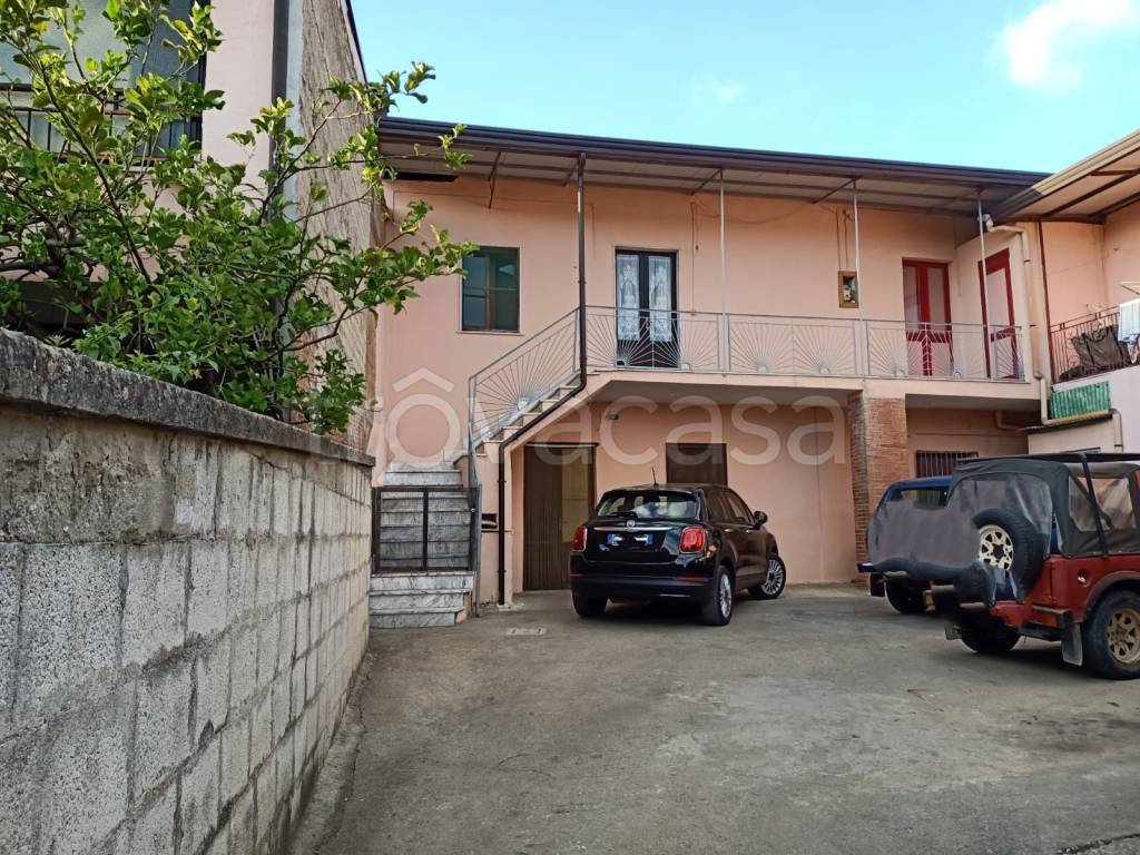 Appartamento in in vendita da privato a Castel Morrone via Giulio Perrone, 108
