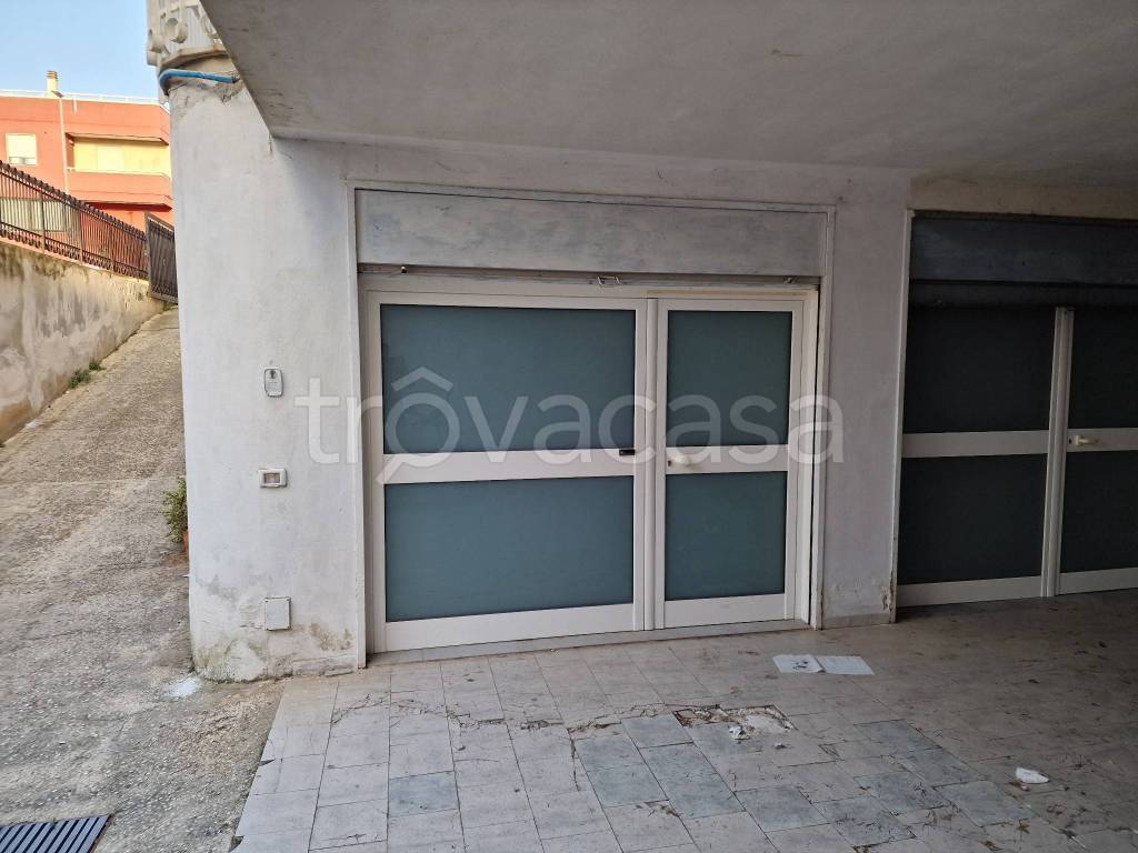 Garage in vendita a Polignano a Mare via Enrico De Nicola