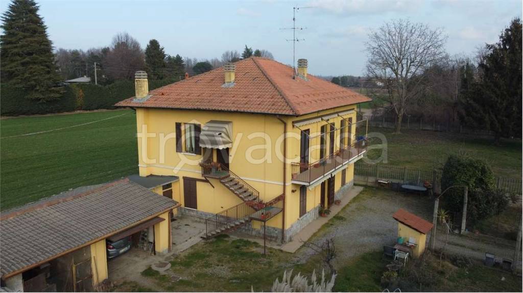 Villa in vendita a Lomazzo via Ceresio