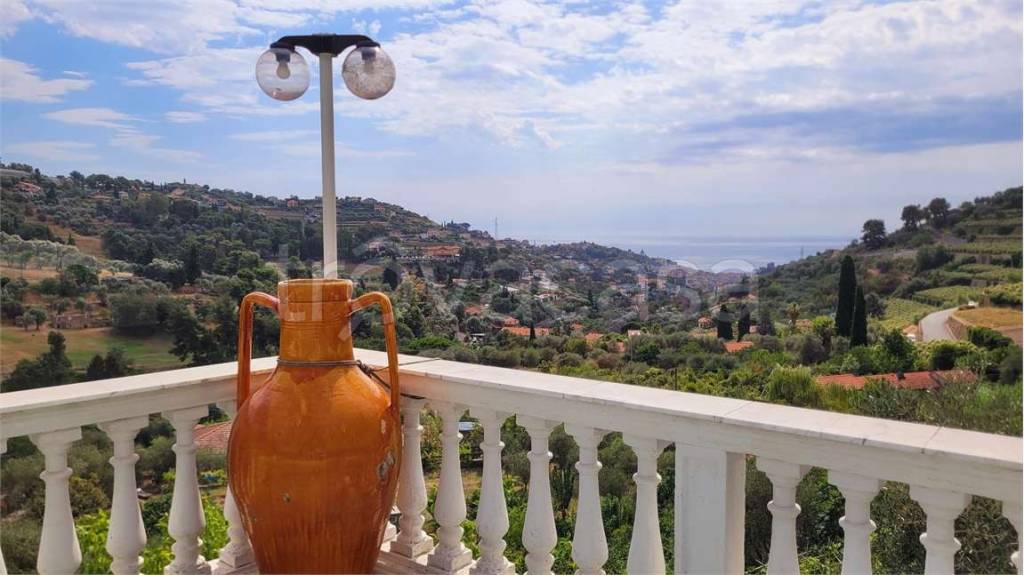Villa in vendita a Sanremo strada Isola Inferiore