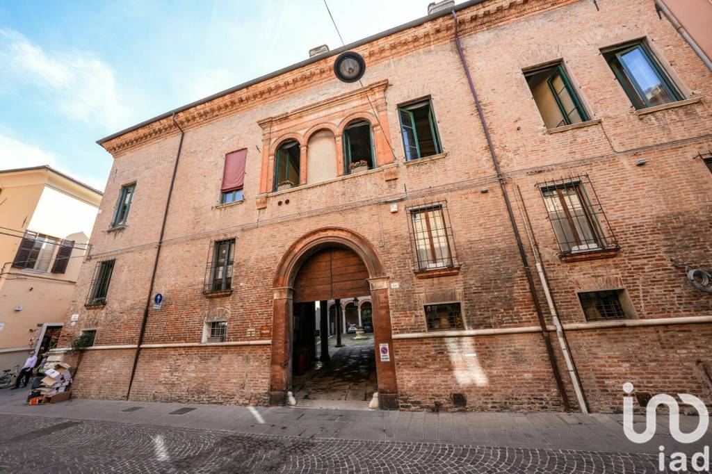 Ufficio in vendita a Ferrara via Benedetto Cairoli, 44