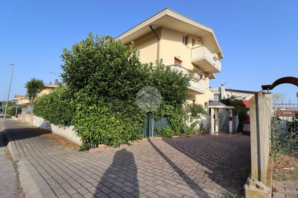 Casa Indipendente in vendita a Città Sant'Angelo via Della sorgente, 47