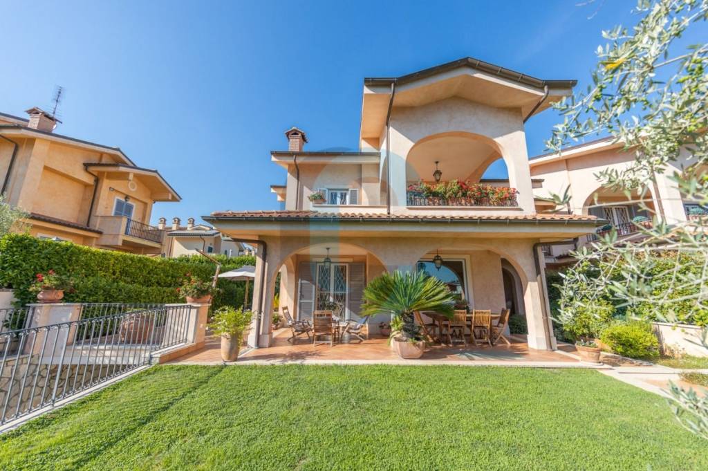Villa Bifamiliare in vendita a Grottaferrata via 24 Maggio, 61