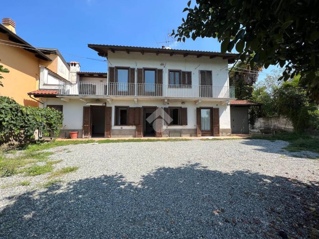 Casa Indipendente in vendita a Cavaglià via Macallè, 9