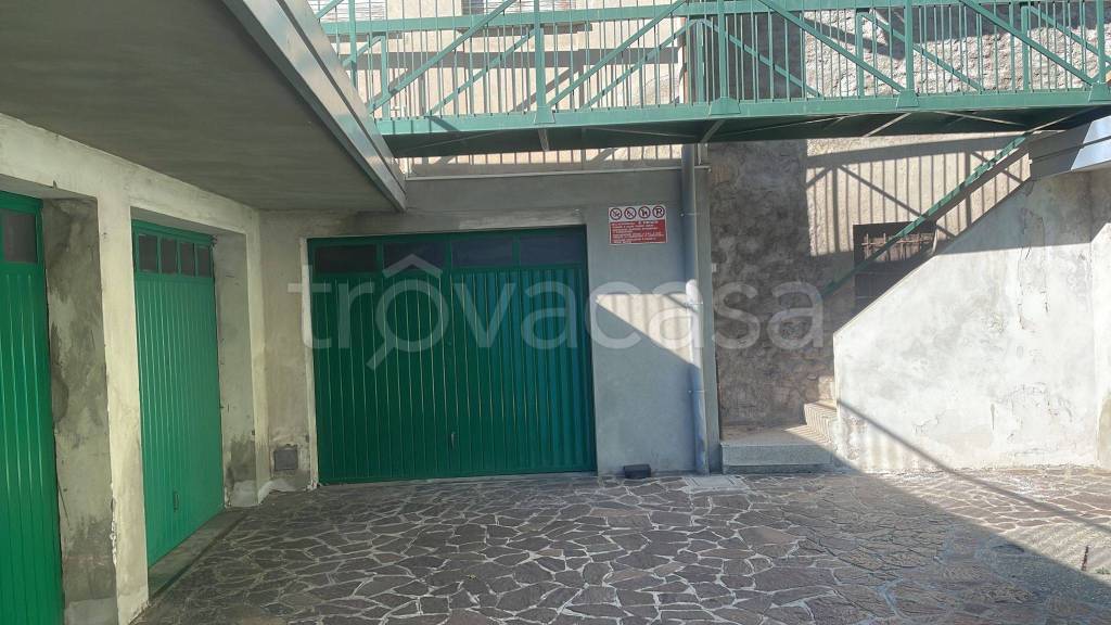Garage in affitto a Meda piazza Camillo Benso di Cavour, 25