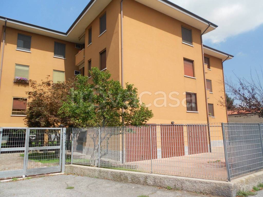 Appartamento in vendita a Settala via Bettolino 2, 2