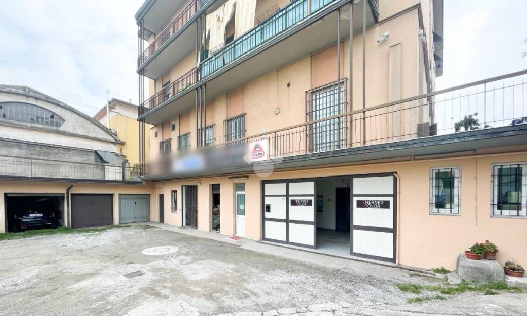 Capannone Industriale in vendita a Brescia via Guidizzolo, 3