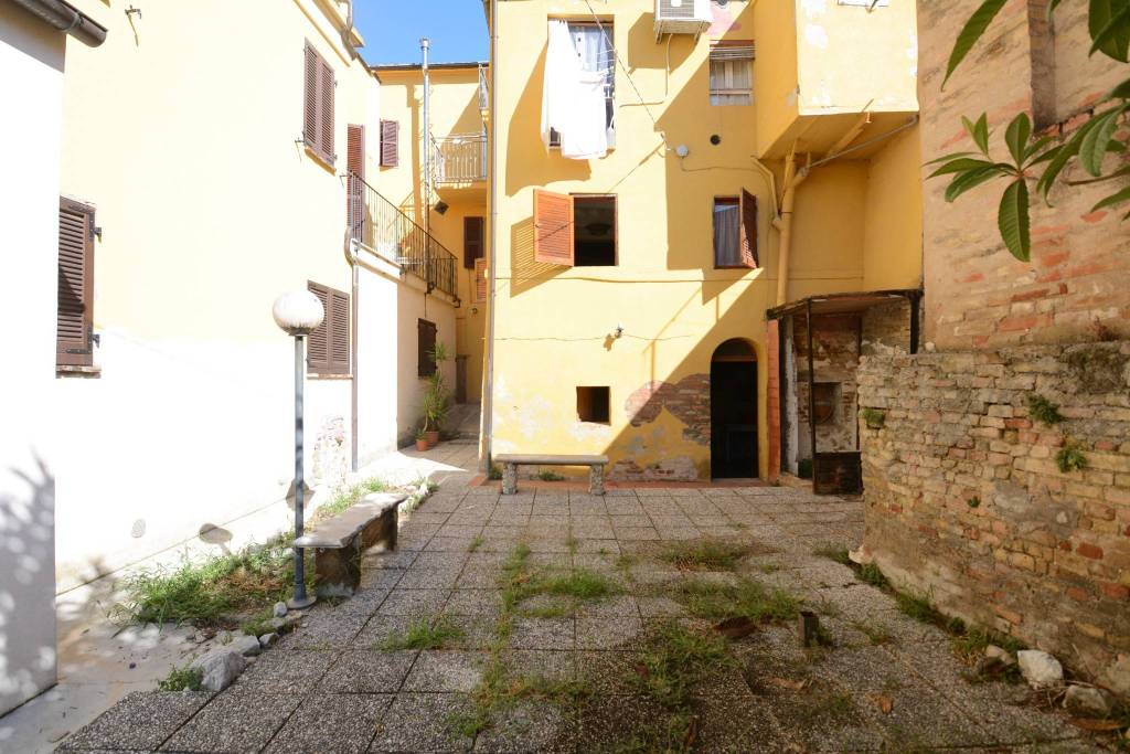 Casa Indipendente in vendita a Recanati via Angelo Giunta, 27