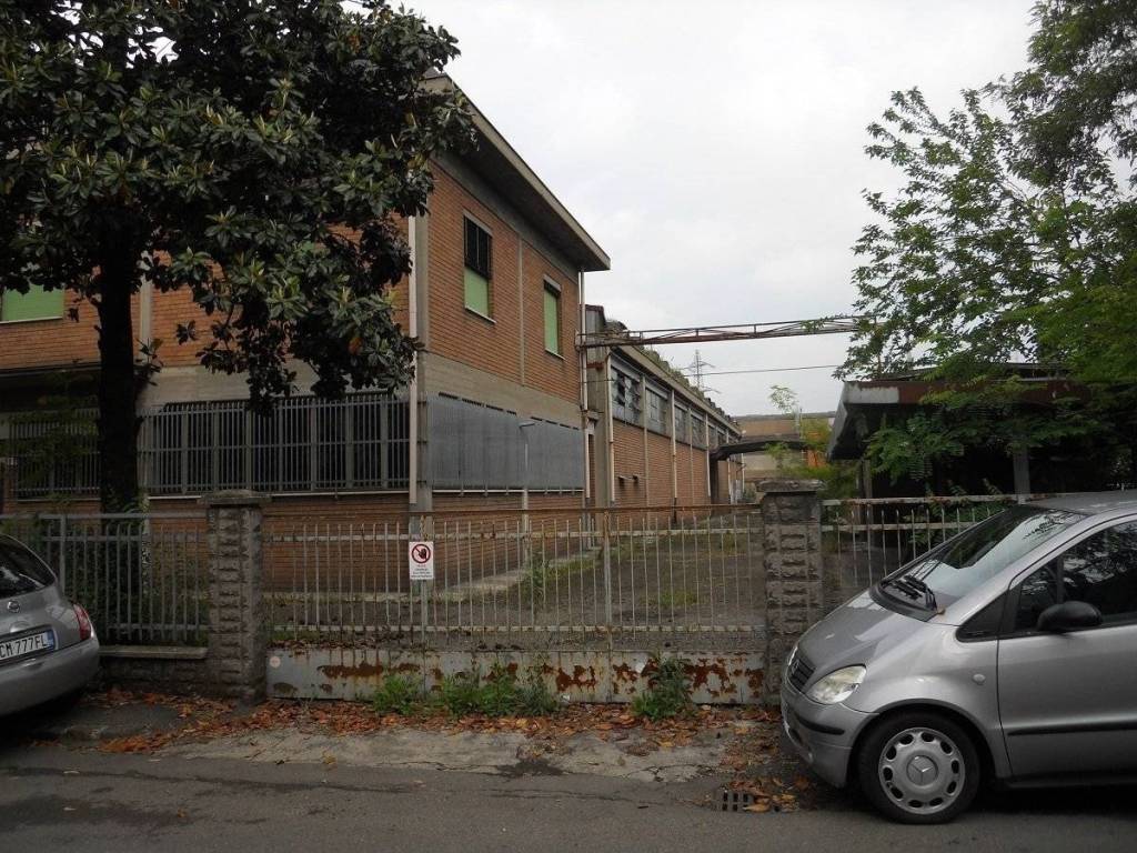 Capannone Industriale in vendita a Modena via Giuseppe Zarlati, 100