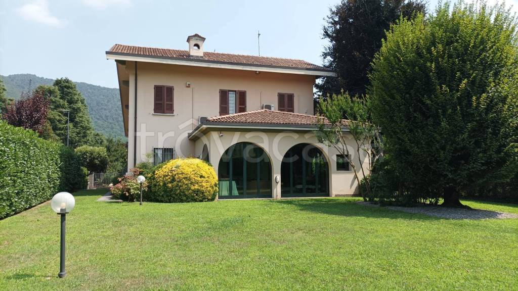 Villa in vendita a Brescia via Val Passiria, 2