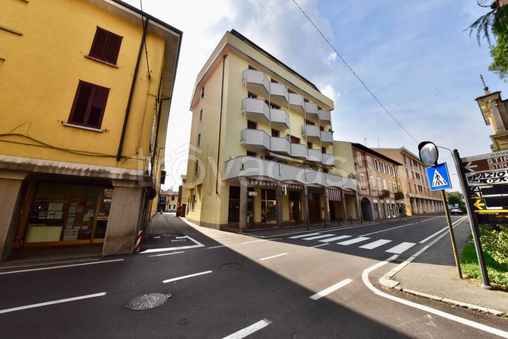 Appartamento in vendita a Rovellasca via Gian Battista Grassi, 24