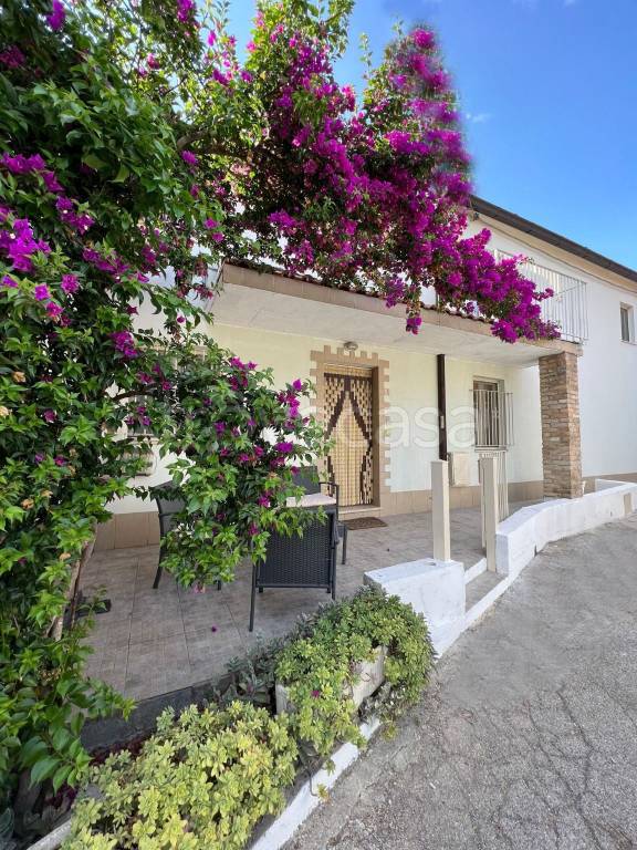 Villa in vendita a Cappelle sul Tavo via Pignatara, 84