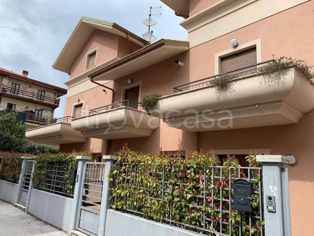 Villa a Schiera in in vendita da privato a Tagliacozzo via Roma, 86