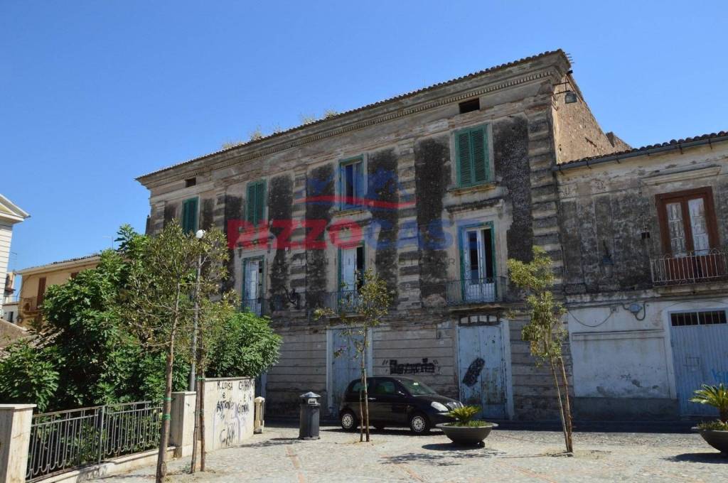 Casa Indipendente in vendita a Corigliano-Rossano corso Giuseppe Garibaldi, 57