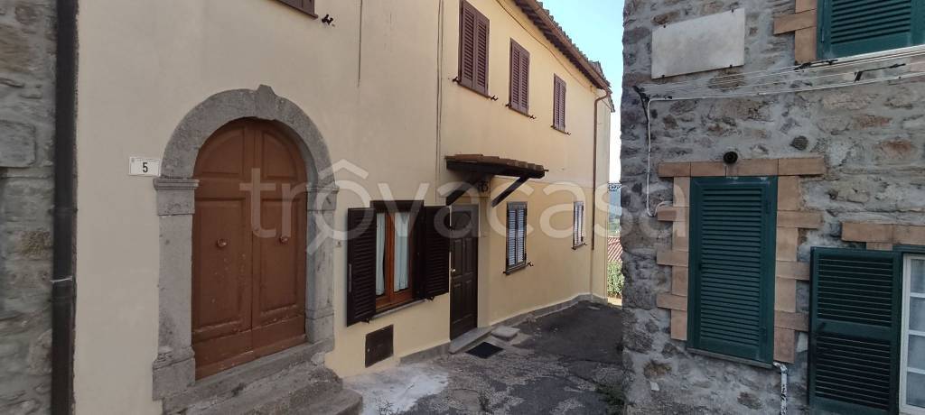 Appartamento in vendita a Canale Monterano via Cesare Battisti