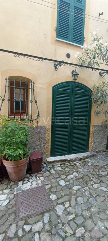 Villa Bifamiliare in vendita a Vezzano Ligure