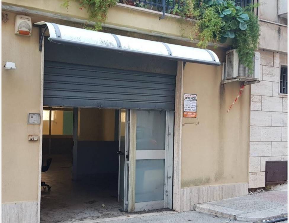 Ufficio in vendita a Giovinazzo via cairoli, 52