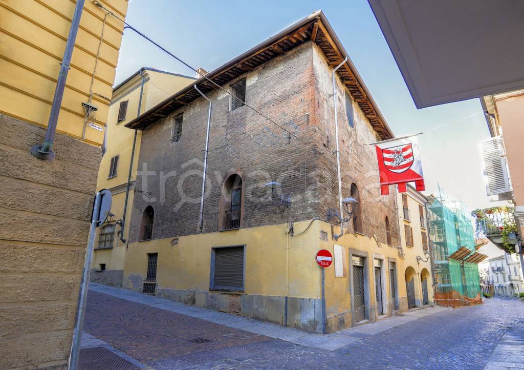 Casa Indipendente in vendita ad Asti via Giancarlo Aliberti, 63