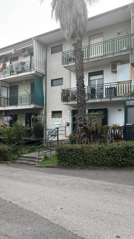 Appartamento in vendita a Gravina di Catania via Francia, 12