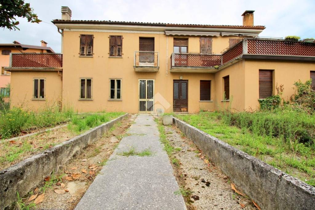 Villa Bifamiliare in vendita a Remanzacco via Della Stazione, 10