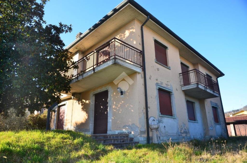 Villa in vendita a Grumello del Monte via Dr. L. Signorelli, 16