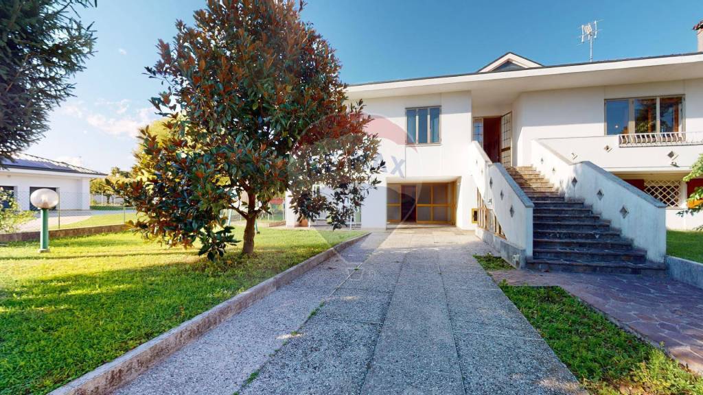 Villa in vendita a Selvazzano Dentro via Buonarroti, 4