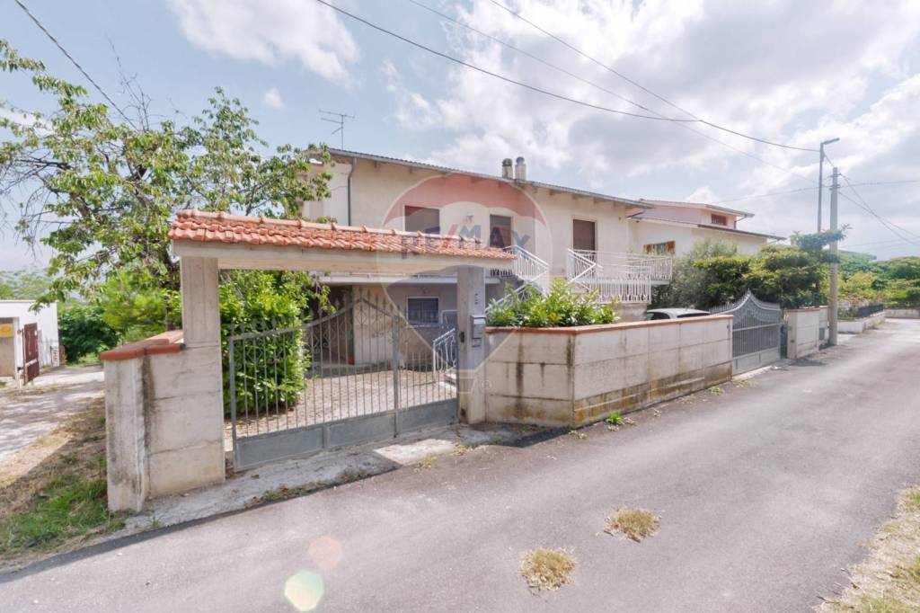 Casa Indipendente in vendita a Catignano via santa irene, 8