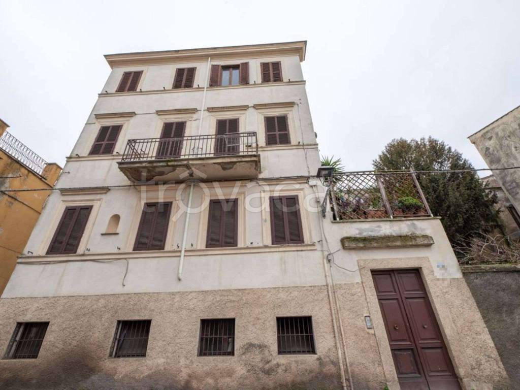 Casa Indipendente in vendita ad Albano Laziale via Castro Pretorio