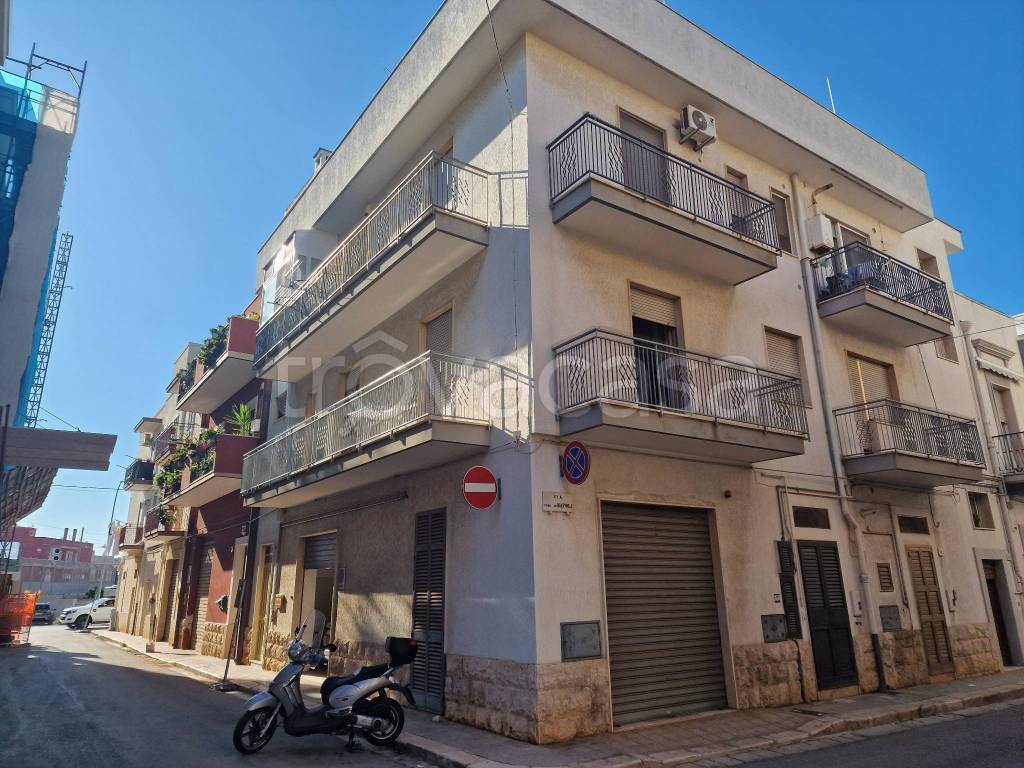 Appartamento in vendita a Polignano a Mare via Lorenzo Bellipario