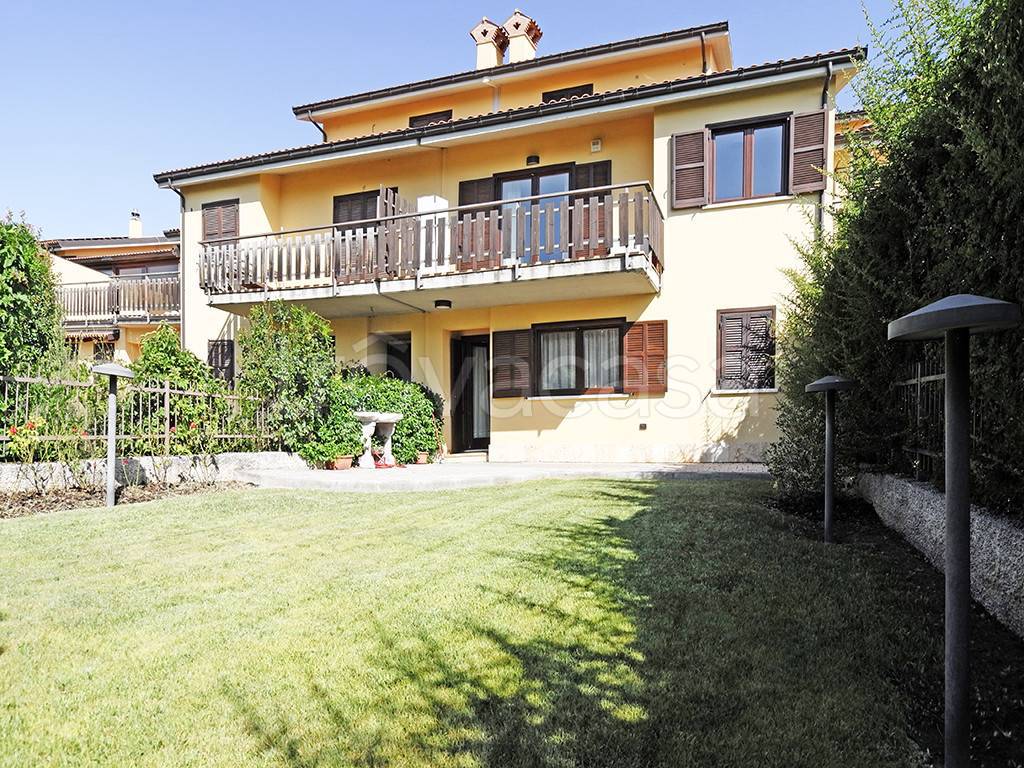 Villa a Schiera in vendita a L'Aquila via Bazzanese