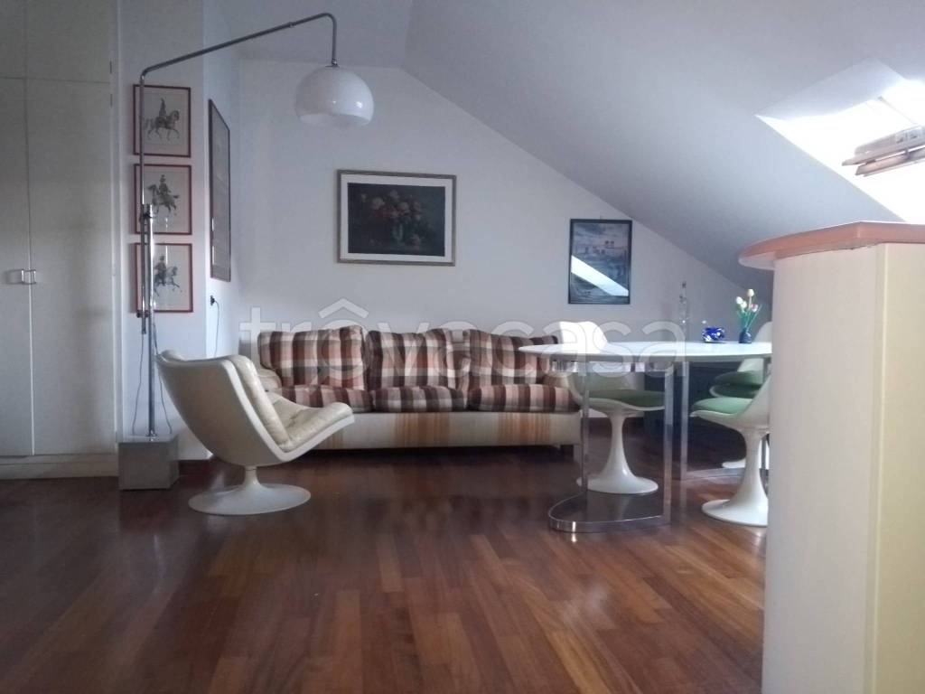Appartamento in vendita a Torino via Brione, 28