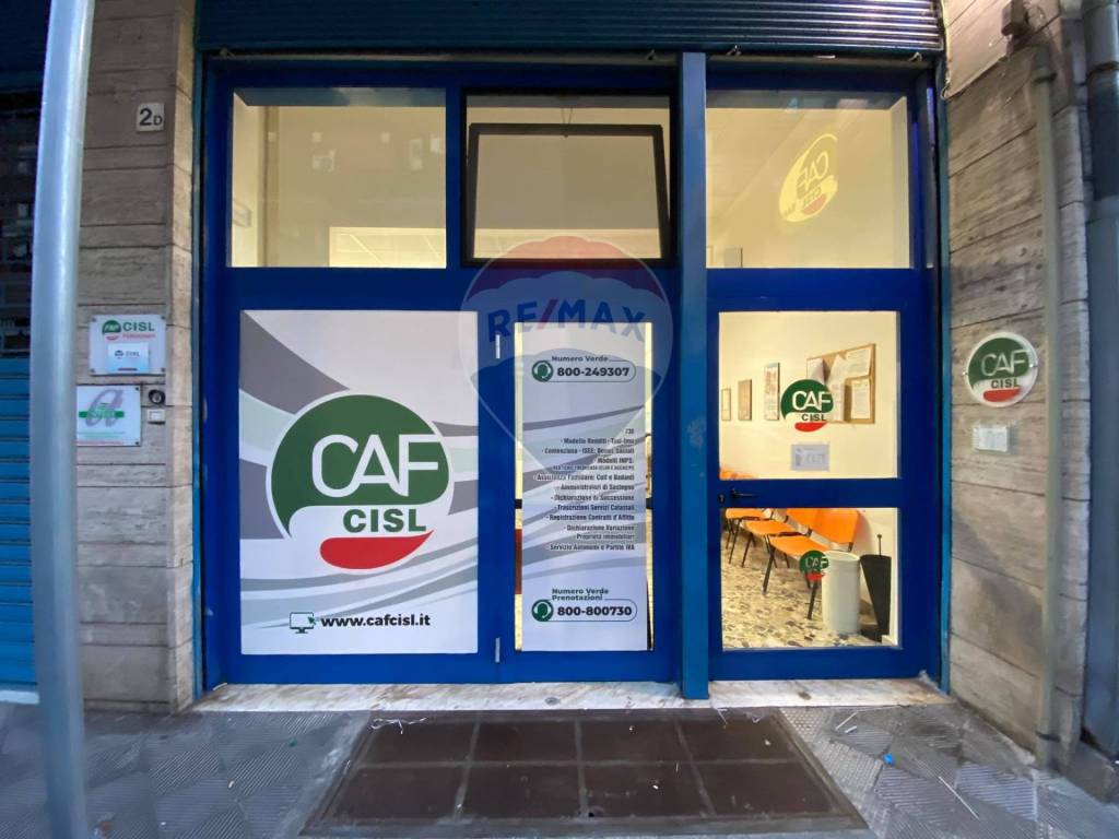 Negozio in vendita a Bari via Michelangelo Signorile, 2C - 2D