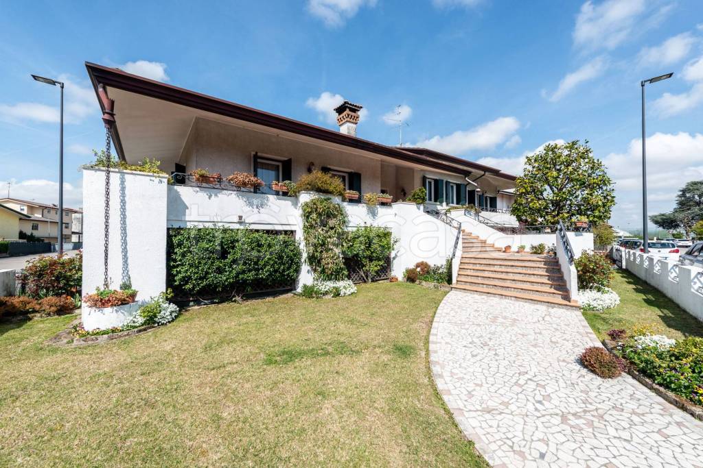 Villa in vendita a Eraclea via Luigi Settembrini, 14