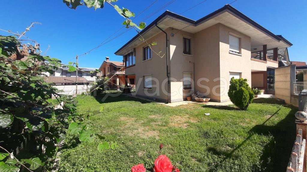Appartamento in vendita a Cervasca via Beppe Fenoglio, 3