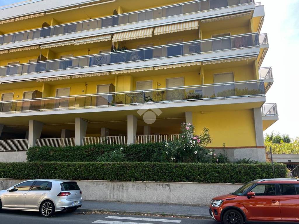 Appartamento in vendita a Ventimiglia via Nino Lamboglia, 2