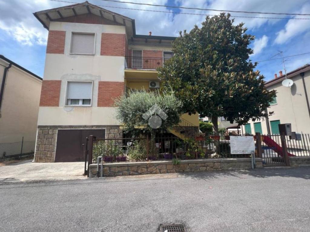 Appartamento in vendita a Rovigo via Riccardo Zandonai, 12