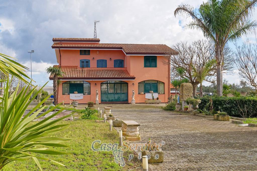 Villa in vendita a Cutrofiano strada Provinciale Collepasso Cutrofiano