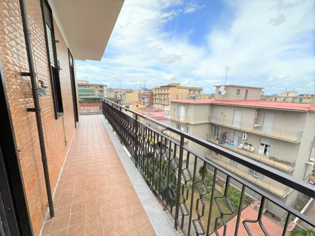 Appartamento in vendita ad Arzano via Napoli