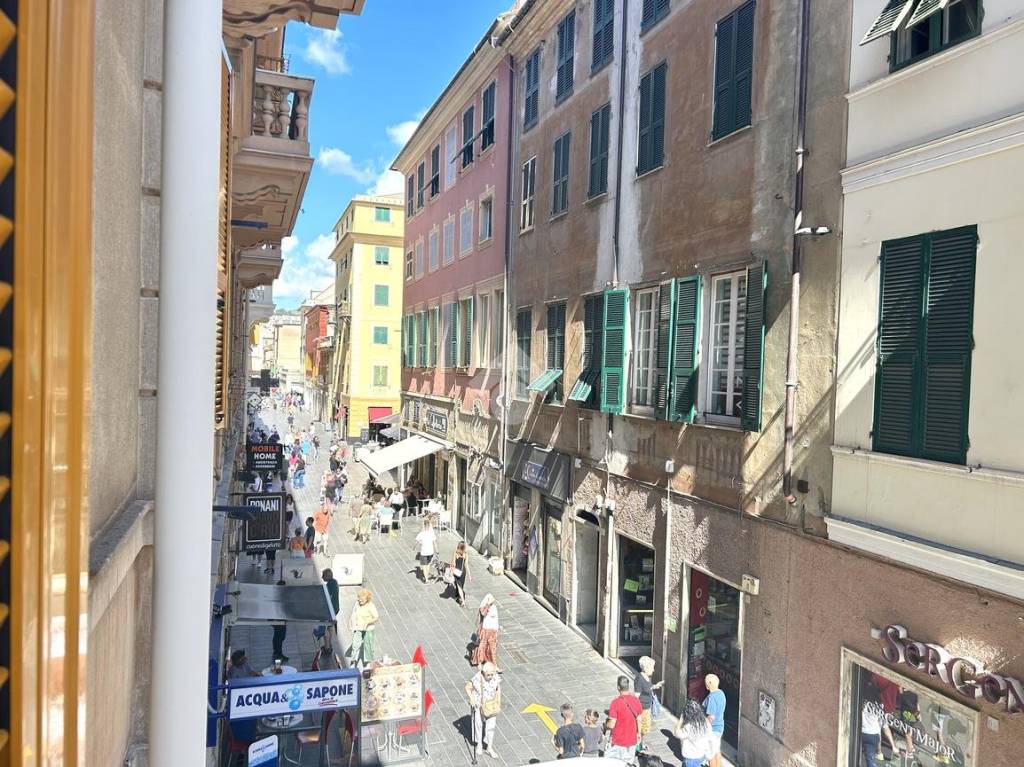 Appartamento in vendita a Genova via Sestri