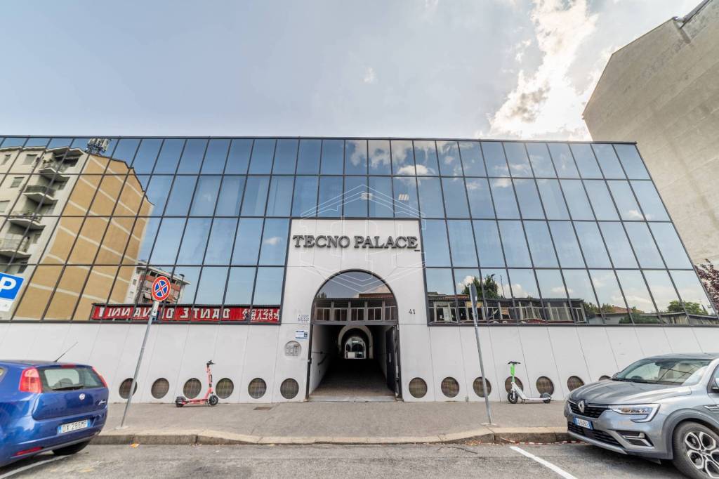 Ufficio in vendita a Torino via Francesco Millio, 41