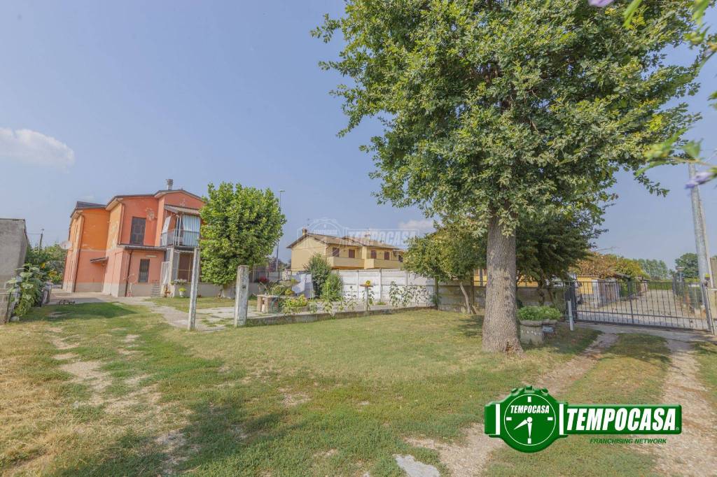 Appartamento in vendita a Certosa di Pavia via Principale