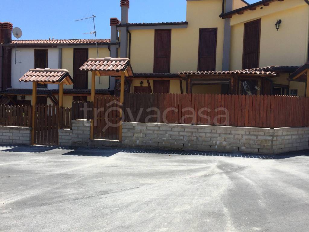 Villa a Schiera in in vendita da privato ad Amatrice villaggio Poggio Castellana