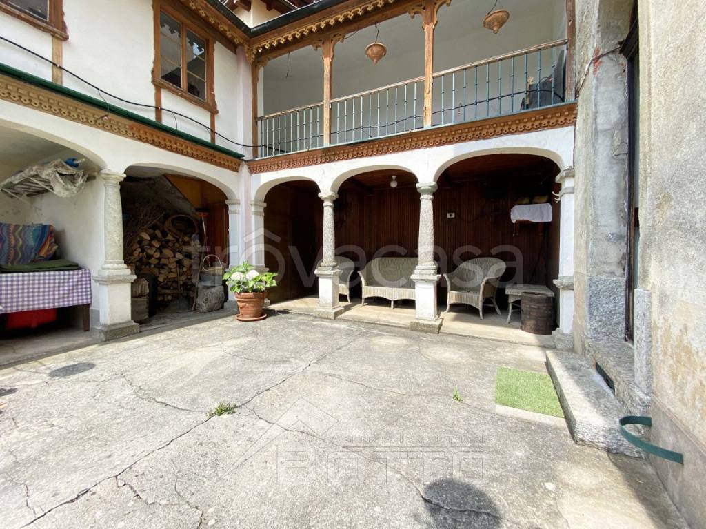 Casa Indipendente in vendita a Varallo frazione morondo localita' ronchi