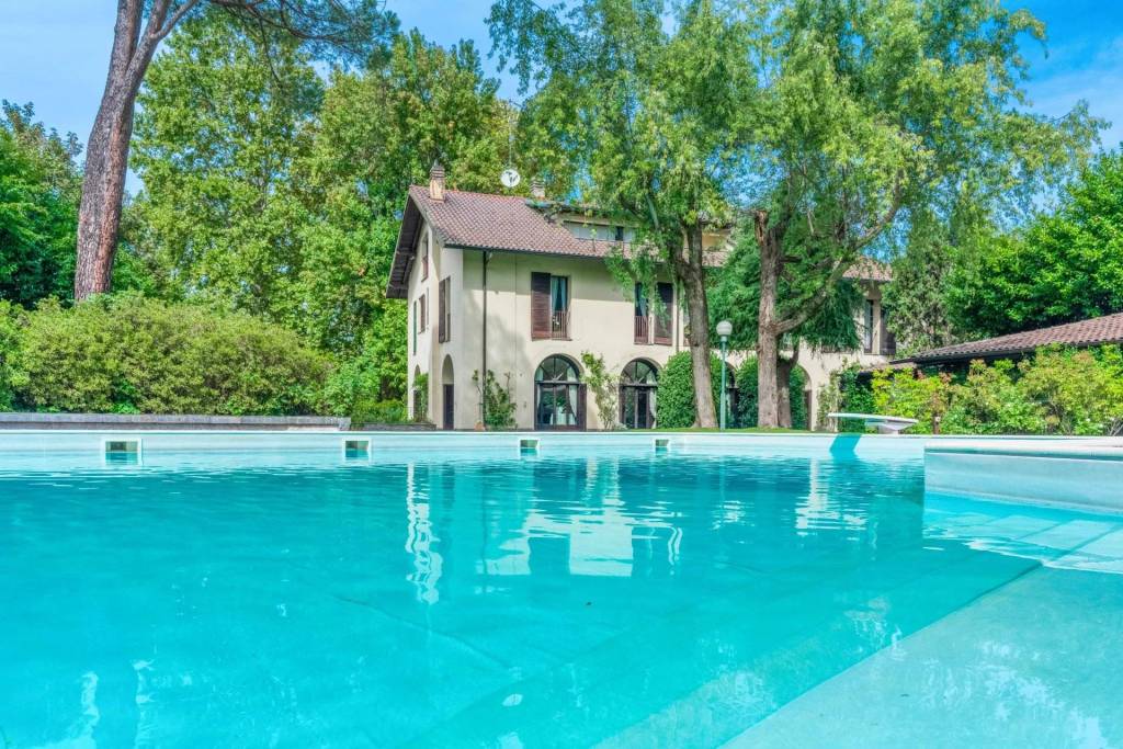 Villa in vendita a Castelletto sopra Ticino via Vigevano