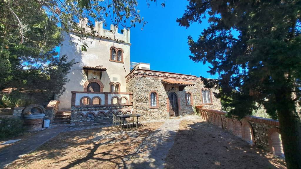Villa in vendita ad Albenga strada Monte, 6