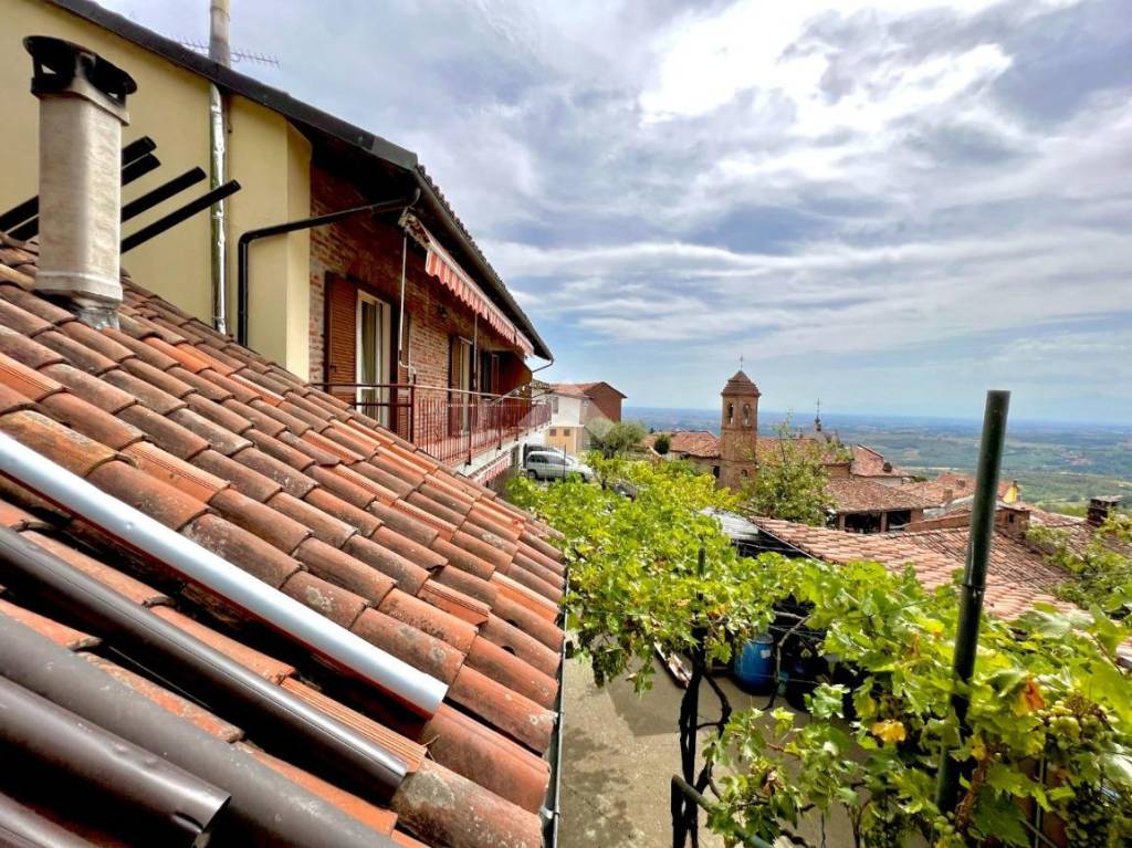 Villa in vendita ad Albugnano via salita alla Torre, 5